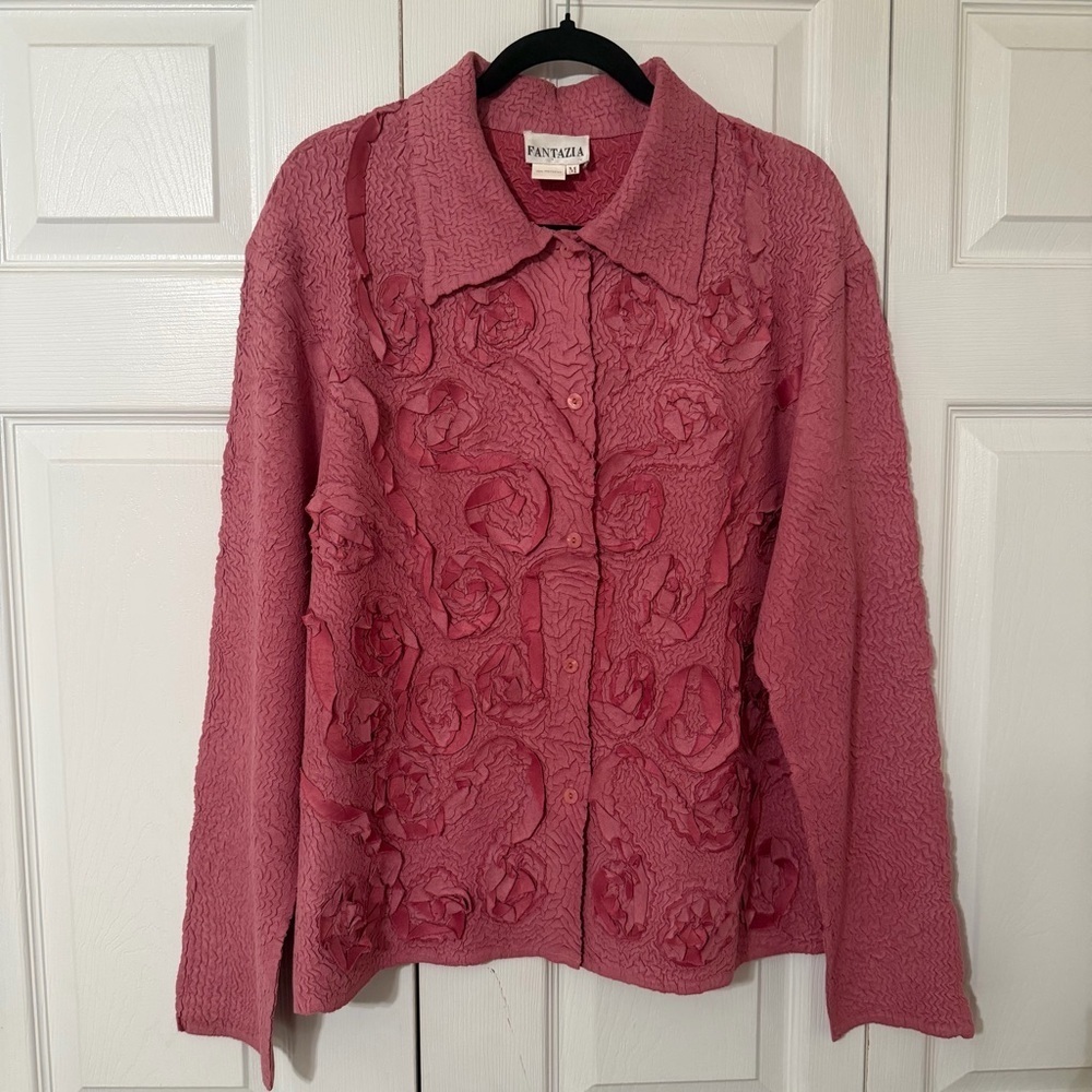 Fantazia Shirt Womens Medium Pink Crinkle Floral Rosette Button Front Boho Artsy